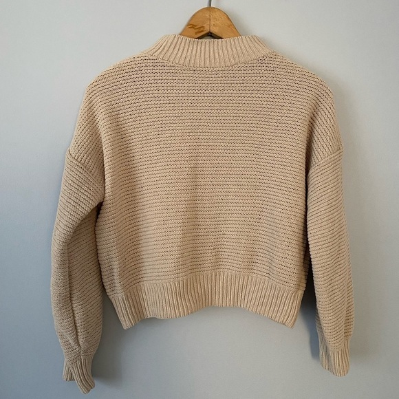 Hollister Mock Neck Cropped Pullover Sweater Size XS - Picture 2 of 7
